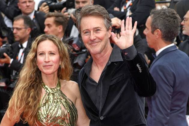Shauna Robertson und Edward Norton bei der Highest 2 Lowest Film Premiere am 19.05.2025 im Rahmen vom 78. Film Festival in Cannes Highest 2 Lowest Filmpremiere in Cannes