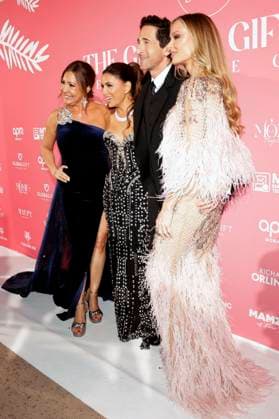 Maria Bravo, Eva Longoria, Adrien Brody und Georgina Chapman bei der Global Gift Gala 2025 auf dem Festival de Cannes 2025 78. Internationale Filmfestspiele von Cannes im La MÃ me Plage. Cannes, 19.05.2025