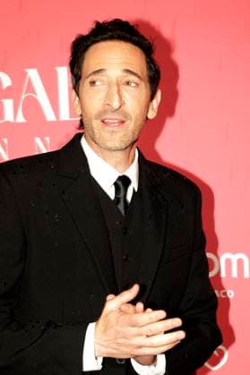 Adrien Brody bei der Global Gift Gala 2025 auf dem Festival de Cannes 2025 78. Internationale Filmfestspiele von Cannes im La MÃ me Plage. Cannes, 19.05.2025