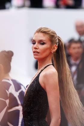 Festival de Cannes - Premiere Highest 2 Lowest Stella Maxwell bei der Premiere zum Film Highest 2 Lowest während der 78. Filmfestspiele in Cannes im Palais de Festival am 19.05.2025. Copyright: xEventpressxKochanx