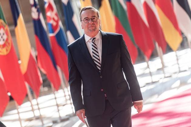 News Themen der Woche KW21 News Bilder des Tages BRUSSELS - Defense Minister of Germany Boris Pistorius speaks to the press ahead of the meeting of European foreign and defense ministers. On the agenda is the war in Ukraine, the rearming of Europe and the situation in the Middle East. Also discussed is Foreign Minister Caspar Veldkamp s request for a European investigation into Israel s human rights violations. ANP JONAS ROOSENS netherlands out - belgium out  Copyright: xx x528129474x originalFilename: 528129474.jpg
