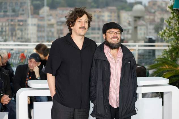 Simon Mesa Soto und Ubeimar Rios beim Photocall zum Kinofilm Un Poeta A Poet auf dem Festival de Cannes 2025 78. Internationale Filmfestspiele von Cannes am Palais des Festivals. Cannes, 20.05.2025