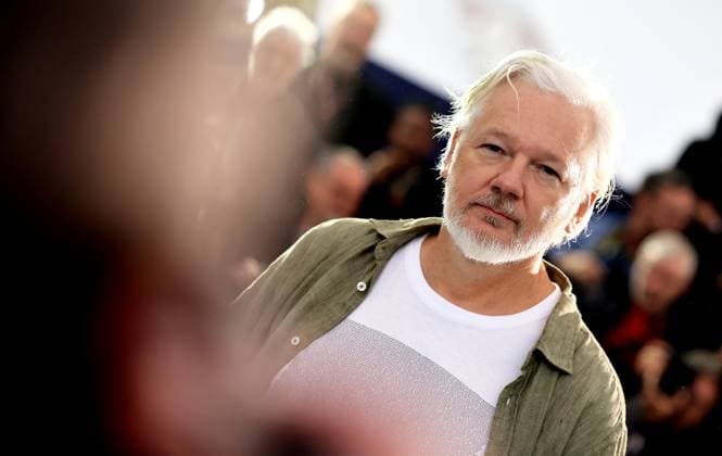 Photocall for the film The Six Billion Dollar Man during the 78th Cannes International Film Festival Julian Assange Photocall for the film The Six Billion Dollar Man during the 78th Cannes International Film Festival on May 20, 2025 Jacovides Moreau Bestimage Photocall for the film The Six Billion Dollar Man during the 78th Cannes International Film Festival on May 20, 2025 Cannes France  Copyright: xJACOVIDES-MOREAUx xBESTIMAGExJACOVIDES-MOREAUx xBESTIMAGEx