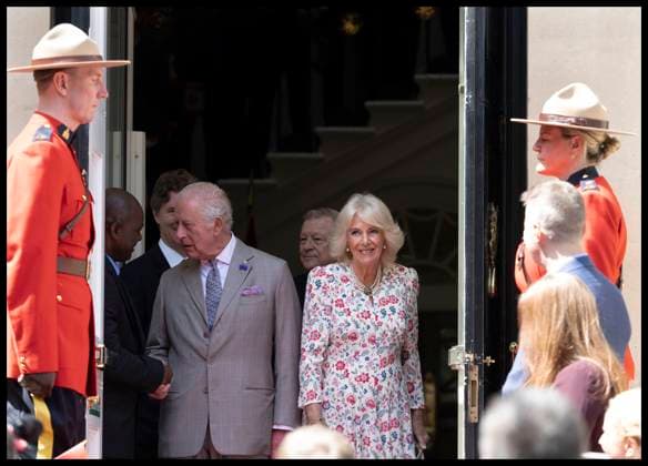 . 20 05 2025. London, United Kingdom. King Charles III and Queen Camilla leaving Canada House in London after a visit to mark 100 years since it opened in June 1925 .  xStephenxLockx xi-Imagesx IIM-25957-0016