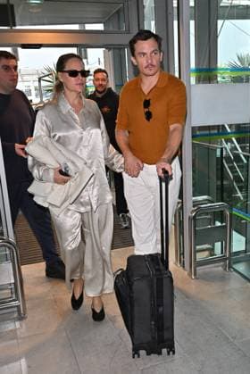 Cannes Rupert Friend At Nice Airport JR Aimee Mullins, Rupert Friend arriving at Nice airport ahead 78th Cannes Film Festival in Nice, France on May, 20, 2025. Photo by Julien Reynaud APS-Medias ABACAPRESS.COM Nice France  Copyright: xReynaudxJulien APS-Medias ABACAx