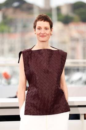 78eme Festival International du Film de Cannes Photocall with cast of Love me tender 78th International Cannes Film Festival Photocall with cast of Love me tender movie 444761 2025 05 20 Cannes France Krieps, Vicky  Copyright: xIvankaxVoisinx xStarfacex STAR_444761_021
