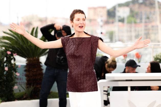 78eme Festival International du Film de Cannes Photocall with cast of Love me tender 78th International Cannes Film Festival Photocall with cast of Love me tender movie 444761 2025 05 20 Cannes France Krieps, Vicky  Copyright: xIvankaxVoisinx xStarfacex STAR_444761_030