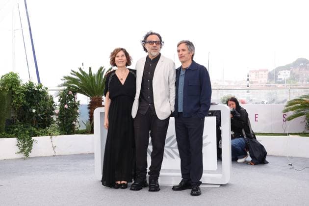 Amores Perros (Amours Chiennes) Photocall at the 78th Annual Cannes Film Festival Martha Sosa, Alejandro Gonzalez Inarritu and Gael Garcia Bernal - Amores Perros (Amours Chiennes) Photocall at the 78th Annual Cannes Film Festival in Cannes, France on May 20, 2025.  Copyright: x Chassery+Courdjix