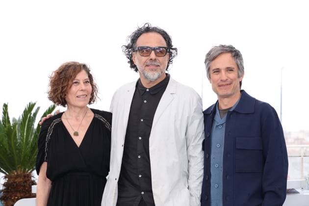 Amores Perros (Amours Chiennes) Photocall at the 78th Annual Cannes Film Festival Martha Sosa, Alejandro Gonzalez Inarritu and Gael Garcia Bernal - Amores Perros (Amours Chiennes) Photocall at the 78th Annual Cannes Film Festival in Cannes, France on May 20, 2025.  Copyright: x Chassery+Courdjix