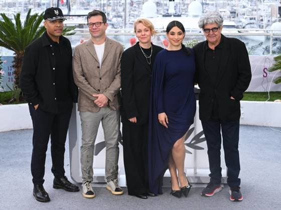Cannes, France: Cannes, 78th Cannes Film Festival 2025 - Day 8 - Jury Photocall Courts MÃ trages Et De Cinef. In the photo Reinaldo Marcus Green, NebojÅ¡a Slijep?evi?, Maren Ade, CamÃ lia Jordana, JosÃ Maria Chema Prado Cannes  - ZUMAp169 20250520_zea_p169_426 Copyright: xAlbertoxTerenghix