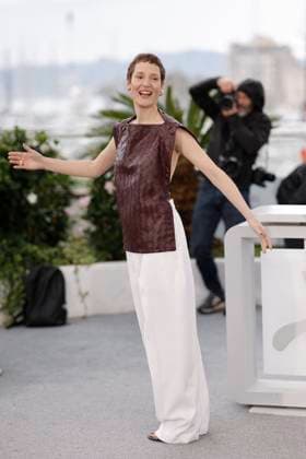 Photocall du film Love Me Tender lors du 78ème Festival International du Film de Cannes Vicky Krieps au photocall du film Love Me Tender lors du 78ème Festival International du Film de Cannes, au Palais des Festivals à Cannes, France, le 20 mai 2025 Jacovides Moreau Bestimage Love Me Tender Photocall during the 78th Cannes International Film Festival, in Cannes, France, on May 20, 2025 Cannes France  Copyright: xJACOVIDES-MOREAUx xBESTIMAGExJACOVIDES-MOREAUx xBESTIMAGEx