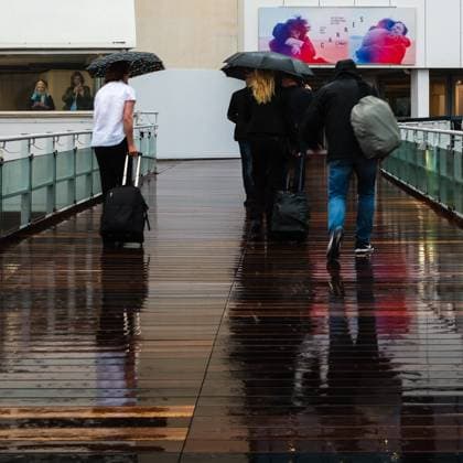 rains , Palais des Festivals, Cannes, France Atmosphere as it rains during the 78th Festival de Cannes (Cannes International Film Festival) at Palais des Festivals, Cannes, , France on 20 May 2025. Picture, Credit:Julie Edwards Avalon France, French Riviera, Cannes, Palais des Festivals Copyright: xJuliexEdwardsx xAvalonx 1001362793