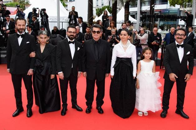 Cannes Un Simple Accident Red Carpet NG Ebrahim Azizi, Jafar Panahi, Vahid Mobasseri and Cast and crew of ‘Un Simple Accident’ attending the ‘Un Simple Accident’ Screening and Red Carpet at Palais Des Festivals in Cannes, France on May 20 2025 as part of the 78th Cannes Film Festival. Photo by Nicolas Genin ABACAPRESS.COM Cannes France  Copyright: xGeninxNicolas ABACAx