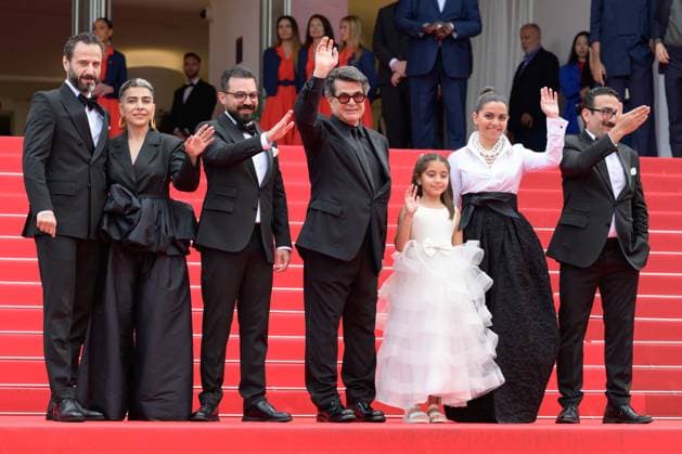 Cannes Un Simple Accident Red Carpet NG Ebrahim Azizi, Jafar Panahi, Vahid Mobasseri and Cast and crew of ‘Un Simple Accident’ attending the ‘Un Simple Accident’ Screening and Red Carpet at Palais Des Festivals in Cannes, France on May 20 2025 as part of the 78th Cannes Film Festival. Photo by Nicolas Genin ABACAPRESS.COM Cannes France  Copyright: xGeninxNicolas ABACAx