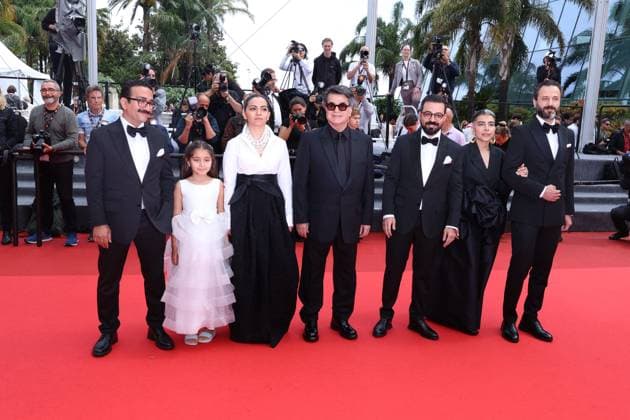Cannes - Un Simple Accident Screening JD Ebrahim Azizi, Vahid Mobasseri, Jafar Panahi and the cast during the Un Simple Accident red carpet at the 78th annual Cannes Film Festival at Palais des Festivals on May 20, 2025 in Cannes, France. Photo by Jerome Domine ABACAPRESS.COM Cannes France  Copyright: xDominexJerome ABACAx