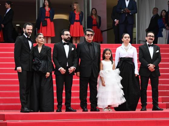 Cannes, 78th Cannes Film Festival 2025 - day 8 - red carpet of the film Un Simple Accident In the photo: Cast and crew including director JAFAR PANAHI with actors EBRAHIM AZIZI and VAHID MOBASSERI  Copyright: xSImonexComix xipa-agency.netx xPoolxPhotoxEventsx05x IPA_Agency_IPA57988582