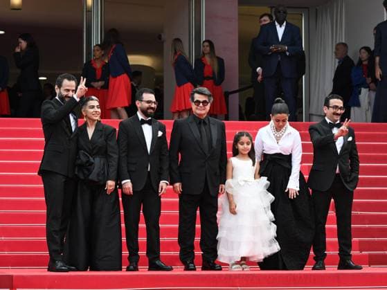 Cannes, 78th Cannes Film Festival 2025 - day 8 - red carpet of the film A Simple Accident Cannes, 78th Cannes Film Festival 2025 - day 8 - red carpet of the film Un Simple Accident In the photo: Cast and crew including director JAFAR PANAHI with actors EBRAHIM AZIZI and VAHID MOBASSERI Cannes Italy  Copyright: xIPA ABACAx