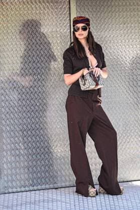 Emily Ratajkowski during a photoshoot for a Gucci advertising campaign on the sidelines of the 78th Cannes International Film Festival American actress and model Emily Ratajkowski during a photoshoot for a Gucci advertising campaign on the sidelines of the 78th Cannes International Film Festival, France, May 20, 2025 Yehiel Choukroune Bestimage American actress and model Emily Ratajkowski during a photoshoot for a Gucci advertising campaign on the sidelines of the 78th Cannes International Film Festival in Cannes, France, on May 20, 2025 Cannes France  Copyright: xYehielxChekrounex xBestimagexYehielxChekrounex xBestimagex