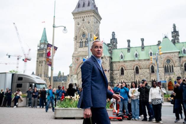 May 20, 2025, Ottawa, On, Canada: Prime Minister Mark Carney departs his office ahead of a cabinet meeting in Ottawa on Tuesday, May 20, 2025. Ottawa Canada  - ZUMAc35_ 20250520_zaf_c35_006 Copyright: xSpencerxColbyx