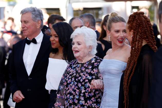 Tom Bernard, Nicole Brown, June Squibb, Scarlett Johansson und Erin Kellyman bei der Premiere des Kinofilms Vie privÃ e A Private Life auf dem Festival de Cannes 2025 78. Internationale Filmfestspiele von Cannes im Palais des Festivals. Cannes, 20.05.2025