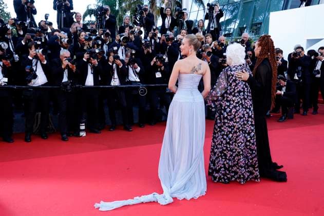 Scarlett Johansson, June Squibb und Erin Kellyman bei der Premiere des Kinofilms Vie privÃ e A Private Life auf dem Festival de Cannes 2025 78. Internationale Filmfestspiele von Cannes im Palais des Festivals. Cannes, 20.05.2025