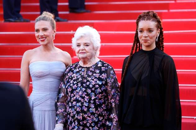Scarlett Johansson, June Squibb und Erin Kellyman bei der Premiere des Kinofilms Vie privÃ e A Private Life auf dem Festival de Cannes 2025 78. Internationale Filmfestspiele von Cannes im Palais des Festivals. Cannes, 20.05.2025
