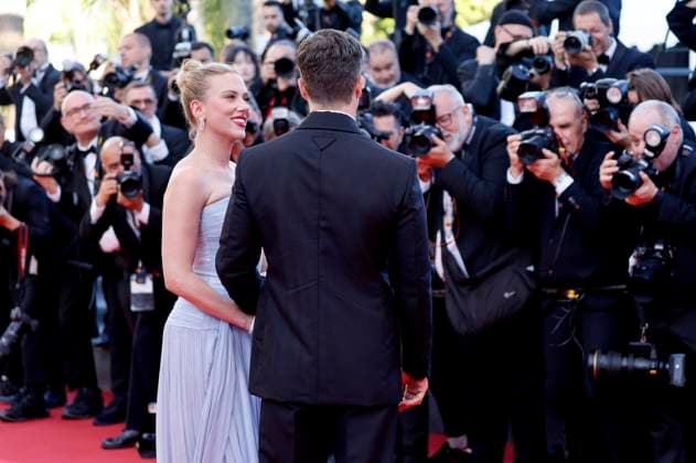 Scarlett Johansson mit Ehemann Colin Jost bei der Premiere des Kinofilms Vie privÃ e A Private Life auf dem Festival de Cannes 2025 78. Internationale Filmfestspiele von Cannes im Palais des Festivals. Cannes, 20.05.2025
