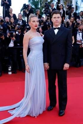 Scarlett Johansson mit Ehemann Colin Jost bei der Premiere des Kinofilms Vie privÃ e A Private Life auf dem Festival de Cannes 2025 78. Internationale Filmfestspiele von Cannes im Palais des Festivals. Cannes, 20.05.2025