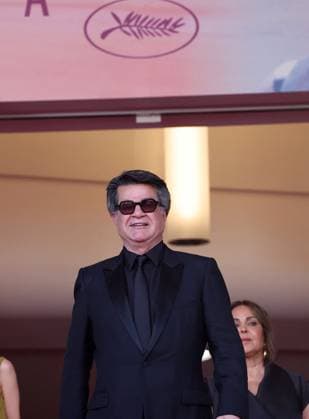 Descente des marches du film Un simple accident lors du 78ème Festival International du Film de Cannes Jafar Panahi Descente des marches du film Un simple accident lors du 78ème Festival International du Film de Cannes le 20 mai 2025 Jacovides Moreau Bestimage A simple accident at the 78th Cannes International Film Festival on 20 May 2025 Cannes France  Copyright: xJACOVIDES-MOREAUx xBESTIMAGExJACOVIDES-MOREAUx xBESTIMAGEx