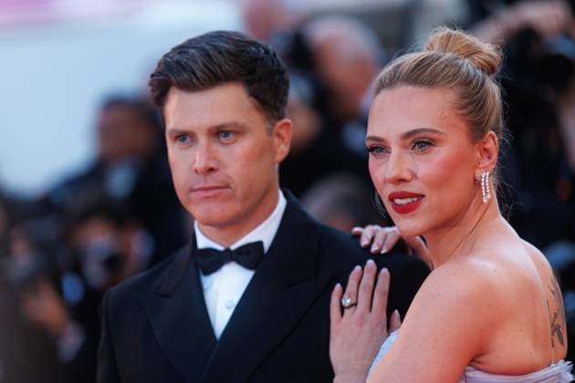 Entertainment Themen der Woche KW21 Entertainment Bilder des Tages Festival de Cannes - Premiere A private Life Colin Jost und Scarlett Johansson bei der Premiere zum Film A private Life während der 78. Filmfestspiele in Cannes im Palais de Festival am 20.05.2025. *** Festival de Cannes Premiere A private Life Colin Jost and Scarlett Johansson at the premiere of the film A private Life during the 78 Cannes Film Festival at the Palais de Festival on 20 05 2025 Copyright: xEventpressxKochanx