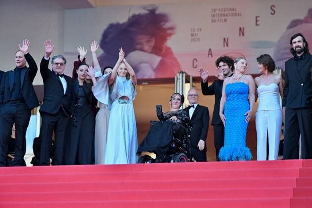 Cannes - Vie Privee Screening Vincent Lacoste, Robin Coudert AKA ROB, Virginie Efira, Irène Jacob, Sophie Guillemin, Rebecca Zlotowski, Anne Berest, Jodie Foster, Daniel Auteuil, Frederic Jouve and Luàna Bajrami attend the Vie Privée red carpet at the 78th annual Cannes Film Festival at Palais des Festivals on May 20, 2025 in Cannes, France.photo by Franck castel Cannes France Copyright: xCastelxFranck ABACAx