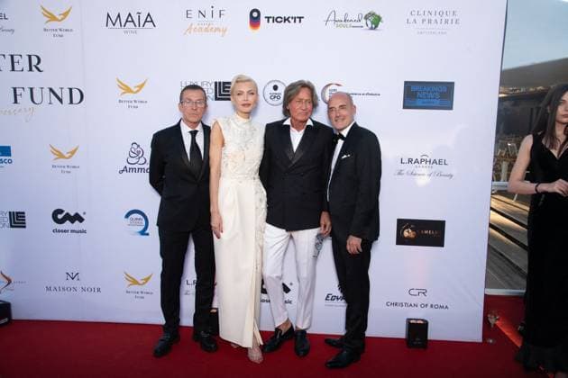 Better World Fund Gala Evening at the Carlton Hotel during the 78th Cannes International Film Festival Manuel Collas de La Roche, Keni Silva, Mohamed Hadid and Gilles Muzas Better World Fund Gala Evening at the Carlton Hotel during the 78th Cannes International Film Festival on May 20, 2025 Cannes France Lionel Urman Bestimage Better World Fund Gala Evening at the Carlton Hotel during the 78th Cannes International Film Festival on May 20, 2025 Cannes France  Copyright: xLIONELxURMANxx xBESTIMAGExLIONELxURMANxx xBESTIMAGEx