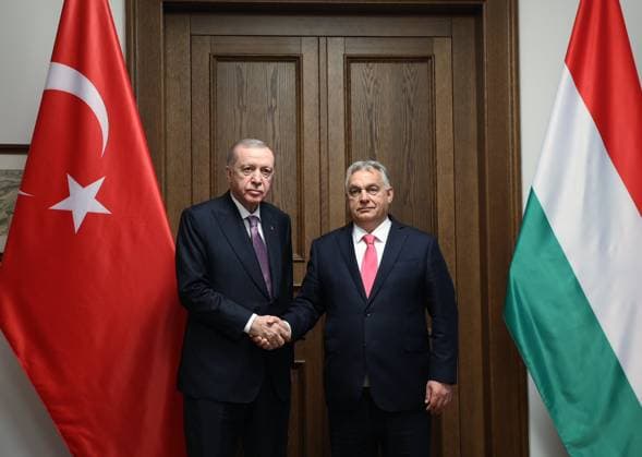 News Themen der Woche KW21 News Bilder des Tages Turkish President Recep Tayyip Erdo?an meets with Hungarian Prime Minister Viktor Orbán in Budapest, Turkish President Recep Tayyip Erdo?an meets with Hungarian Prime Minister Viktor Orbán in Budapest, Hungary, on the sidelines of the informal summit of the Organization of Turkic States in Budapest, Hungary, on May 21, 2025. Photo by Turkish presidency apaimages Budapest Budapest Hungary 210525_Hungary_TPO_00(3) Copyright: xapaimagesxTurkishxpresidencyx xapaimagesx
