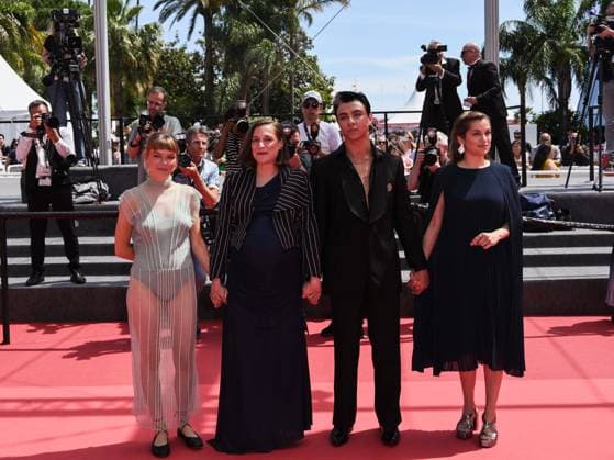 Cannes, 78th Cannes Film Festival 2025 - day 9 - red carpet of the film Romeria Cannes, 78th Cannes Film Festival 2025 - day 9 - red carpet of the film Romeria - In the photo: Llúcia Garcia, Carla Simón, Mitch Martín and María Zamora Cannes Italy  Copyright: xIPA ABACAx