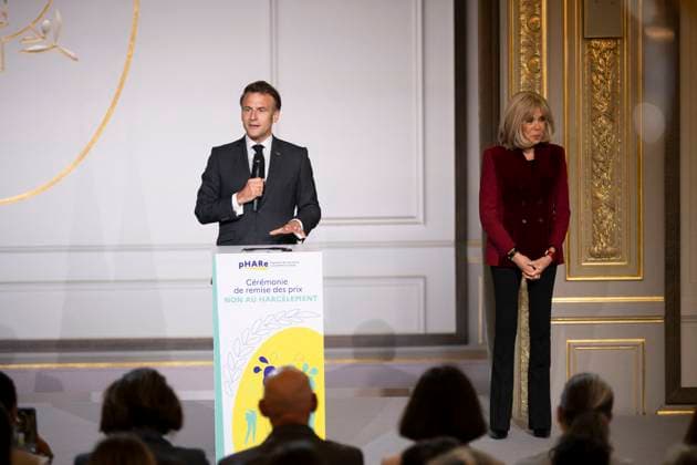 Non Au Harcelement Awards Ceremony - Paris French President Emmanuel Macron (L) speaks next to his wife Brigitte Macron at the No to Bullying award ceremony at the Elysee Palace in Paris, France, 21 May 2025. France s Ministry of National Education organizes each year the Non au harcelement (No to Bullying) contest in schools to raise awareness and promote values such as kindness and inclusion. Photo by Eliot Blondet ABACAPRESS.COM Paris France France  Copyright: xBlondetxEliot ABACAx