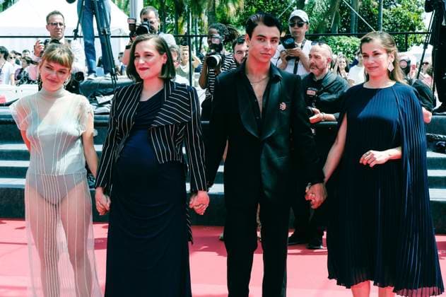 Llucia Garcia, Carla Simon, Mitch Martin und Maria Zamora bei der Premiere des Kinofilms Romeriua auf dem Festival de Cannes 2025 78. Internationale Filmfestspiele von Cannes im Palais des Festivals. Cannes, 21.05.2025