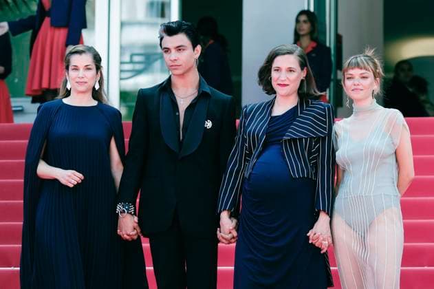 Maria Zamora, Mitch Martin, Carla Simon und Llucia Garcia bei der Premiere des Kinofilms Romeriua auf dem Festival de Cannes 2025 78. Internationale Filmfestspiele von Cannes im Palais des Festivals. Cannes, 21.05.2025