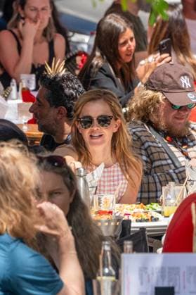 Emma Watson has lunch on the terrace of La Bièrerie By Brasserie Du Casino and then goes for a stroll on the Croisette during the 78th Cannes International Film Festival Emma Watson has lunch on the terrace of La Bièrerie By Brasserie Du Casino and then goes for a stroll on the Croisette during the 78th Cannes International Film Festival, France, May 21, 2025 The 35-year-old British actress is in Cannes to present the film The Bling Ring in the category, Un certain regard Yehiel Chekroune Bestimage Emma Watson has lunch on the terrace of La Bièrerie By Brasserie Du Casino and then goes for a stroll on the Croisette during the 78th Cannes International Film Festival on May 21, 2025 The 35 year old British actress is in Cannes to present the  Copyright: xYehielxChekrounex xBestimagexYehielxChekrounex xBestimagex