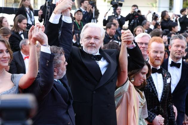 The History of Sound red carpet in Cannes Stella Assange, Julian Assange, Eugene Jarecki and Jennifer Robinson during the The History of Sound premiere during the The History of Sound premiere 78th Cannes Film Festival, France on 21 May 2025. CAP GOL GOL Cannes CÃ te d Azur France Copyright: xRickxGold CapitalxPicturesx