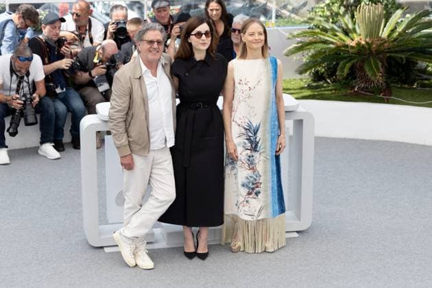 A Private Life , Photocall in Cannes, 21.05.2025 Cannes, Frankreich - 21.5.2024: Daniel Auteuil, Rebecca Zlotowski, Jodie Foster während des Photocalls zu - Vie Privee (A Private Life) - während der 78. Internationalen Filmfestspiele von Cannes. Die Filmfestspiele finden vom 13. bis 24. Mai 2025 statt. Cannes Palais des Festivals et des Cong Provence-Alpes-Cote d Azur Frankreich Copyright: xChristianxEnderx