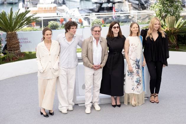 A Private Life , Photocall in Cannes, 21.05.2025 Cannes, Frankreich - 21.5.2024: Anne Berest, Vincent Lacoste, Daniel Auteuil, Rebecca Zlotowski, Jodie Foster und Virginie Efira während des Photocalls zu- Vie Privee (A Private Life) - während der 78. Internationalen Filmfestspiele von Cannes. Die Filmfestspiele finden vom 13. bis 24. Mai 2025 statt. Cannes Palais des Festivals et des Cong Provence-Alpes-Cote d Azur Frankreich Copyright: xChristianxEnderx