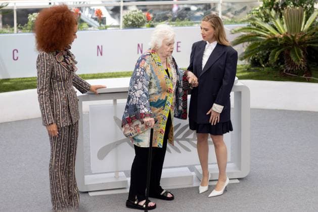 Eleanor The Great , Photocall in Cannes, 21.05.2025 Cannes, Frankreich - 21.5.2024: Erin Kellyman, June Squibb, Scarlett Johansson während des Photocalls zu - Eleanor The Great - während der 78. Internationalen Filmfestspiele von Cannes. Die Filmfestspiele finden vom 13. bis 24. Mai 2025 statt. Cannes Palais des Festivals et des Congres Provence-Alpes-Cote d Azur Frankreich Copyright: xChristianxEnderx