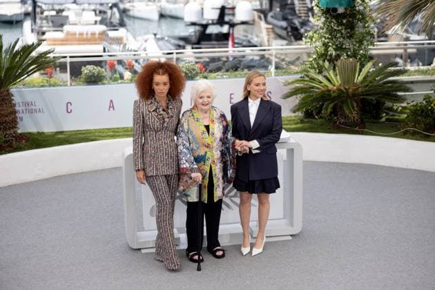 Eleanor The Great , Photocall in Cannes, 21.05.2025 Cannes, Frankreich - 21.5.2024: Erin Kellyman, June Squibb, Scarlett Johansson während des Photocalls zu - Eleanor The Great - während der 78. Internationalen Filmfestspiele von Cannes. Die Filmfestspiele finden vom 13. bis 24. Mai 2025 statt. Cannes Palais des Festivals et des Congres Provence-Alpes-Cote d Azur Frankreich Copyright: xChristianxEnderx