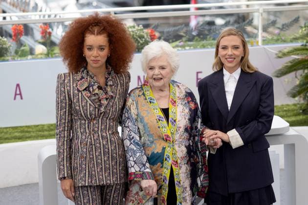 Eleanor The Great , Photocall in Cannes, 21.05.2025 Cannes, Frankreich - 21.5.2024: Erin Kellyman, June Squibb, Scarlett Johansson während des Photocalls zu - Eleanor The Great - während der 78. Internationalen Filmfestspiele von Cannes. Die Filmfestspiele finden vom 13. bis 24. Mai 2025 statt. Cannes Palais des Festivals et des Cong Provence-Alpes-Cote d Azur Frankreich Copyright: xChristianxEnderx