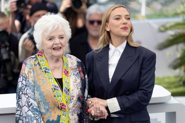 Eleanor The Great , Photocall in Cannes, 21.05.2025 Cannes, Frankreich - 21.5.2024: June Squibb, Scarlett Johansson während des Photocalls zu - Eleanor The Great - während der 78. Internationalen Filmfestspiele von Cannes. Die Filmfestspiele finden vom 13. bis 24. Mai 2025 statt. Cannes Palais des Festivals et des Cong Provence-Alpes-Cote d Azur Frankreich Copyright: xChristianxEnderx
