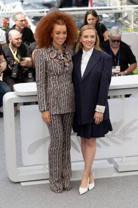 Eleanor The Great , Photocall in Cannes, 21.05.2025 Cannes, Frankreich - 21.5.2024: Erin Kellyman, Scarlett Johansson während des Photocalls zu - Eleanor The Great - während der 78. Internationalen Filmfestspiele von Cannes. Die Filmfestspiele finden vom 13. bis 24. Mai 2025 statt. Cannes Palais des Festivals et des Congres Provence-Alpes-Cote d Azur Frankreich Copyright: xChristianxEnderx
