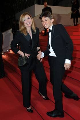 Cannes Affeksjonsverdi Premiere AM Julie Gayet and guest attending Affeksjonsverdi (Sentimental Value) Premiere in Cannes, France on May 21, 2025 as part of the 78th Cannes Film Festival. Photo by Aurore Marechal ABACAPRESS.COM Cannes France  Copyright: xMarechalxAurore ABACAx