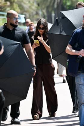 Cannes - Emily Ratajkowski Beach Photoshoot Emily Ratajkowski, also known as Emrata, during a photo shoot on the beach in Cannes, France, on May 21, 2025, as part of the 78th Cannes Film Festival. Photo by Florian Poitout ABACAPRESS.COM Cannes France  Copyright: xPoitoutxFlorian ABACAx
