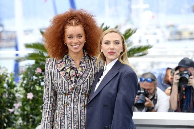 Erin Kellyman und Scarlett Johansson beim Eleanor the Great Photocall in Cannes am 21.05.2025