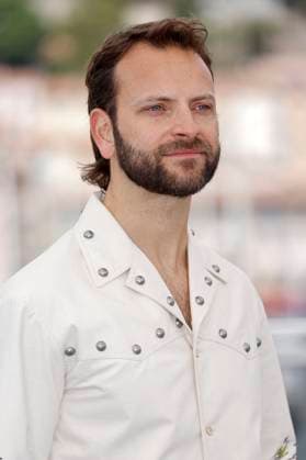 Internationale Filmfestspiele von Cannes, Testa o Croce - Heads or Tails Photocall Alessandro Borghi beim Photocall zum Kinofilm Testa o croce? Heads or Tails? auf dem Festival de Cannes 2025 78. Internationale Filmfestspiele von Cannes am Palais des Festivals. Cannes, 22.05.2025